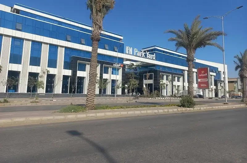 Clinic for rent in Park Yard Mall - Super Lux