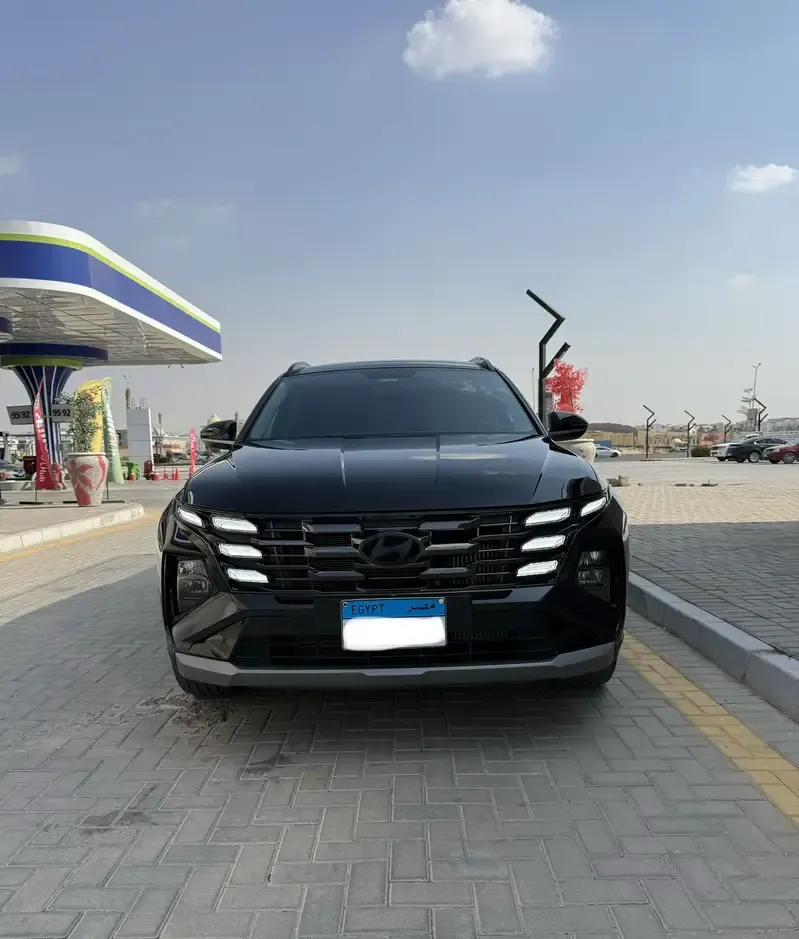 هيونداي توسان 2025 للايجار بالسائق