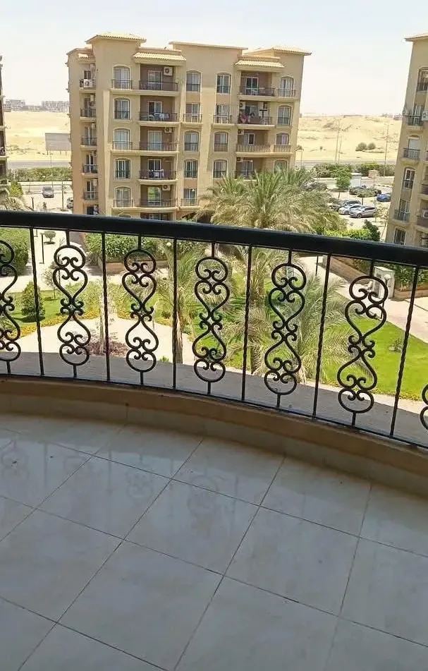211 sqm apartment in Rehab 2 for rent in Phase 7