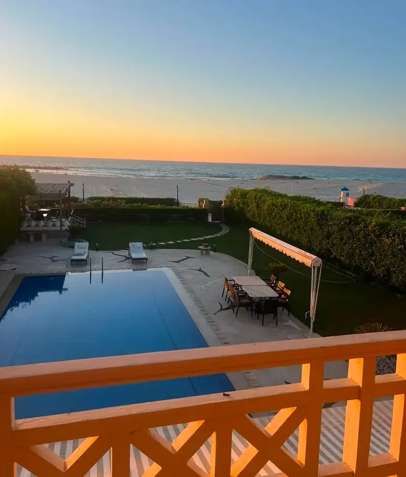 Palace for rent in Krier Lagoon with direct sea view