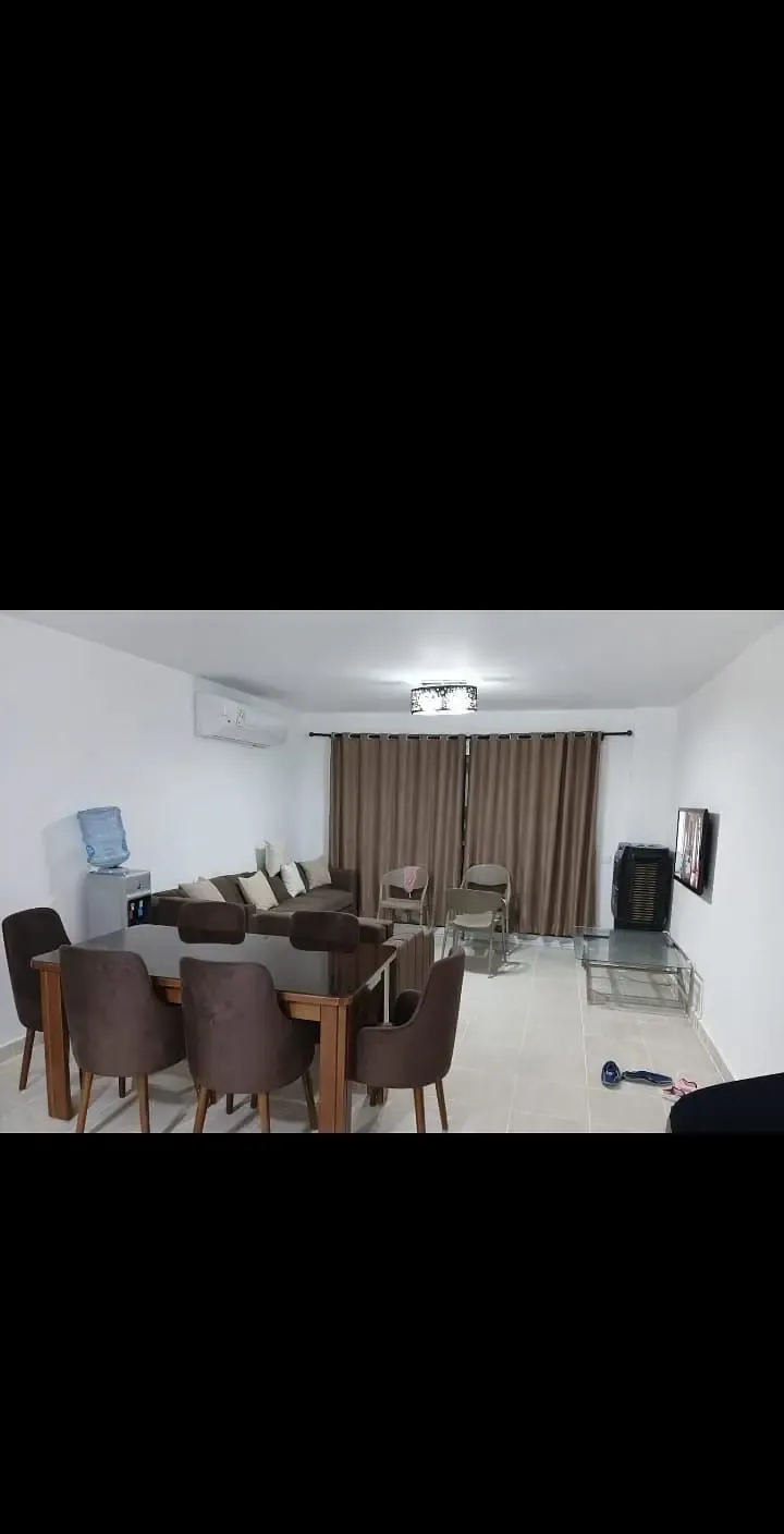 شاليه مكيف ٣ غرف فرش راقي للإيجار بسعر لا يتكرر
