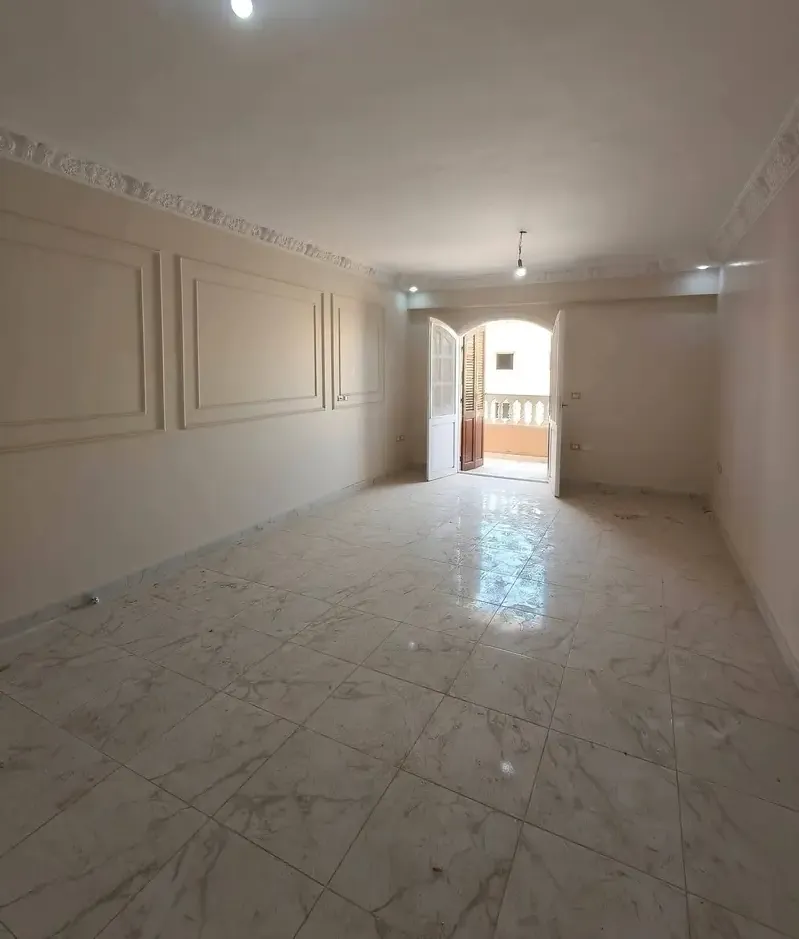 شقة للايجار بالحي الثالث شرق بمدينة الشروق