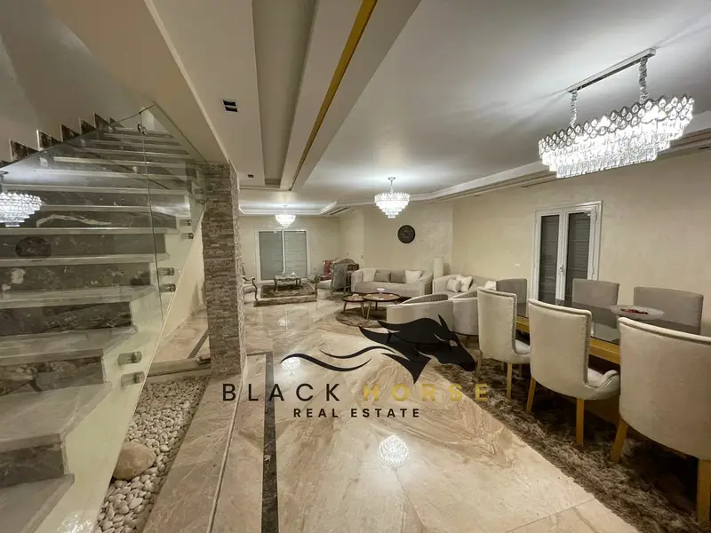 Furnished villa for rent in Mountain View Hyde Park Compound