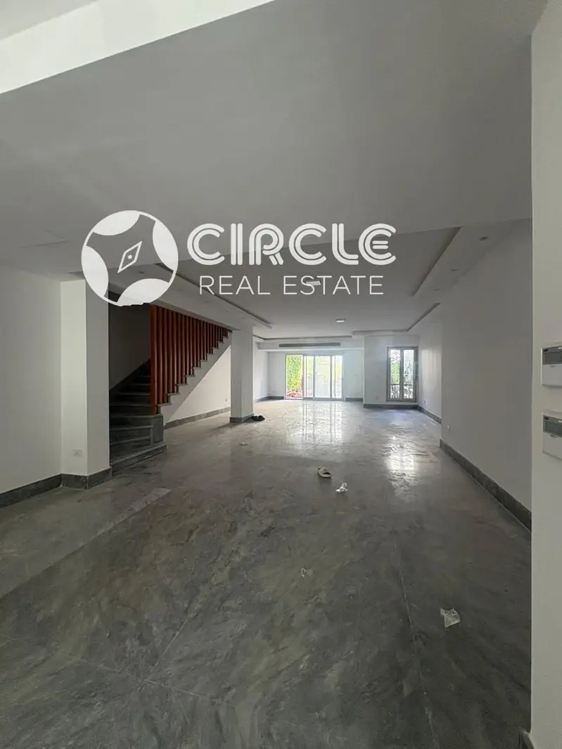 Ground floor villa 278 sqm with 47 sqm garden for rent in Mountain View Hyde Park
