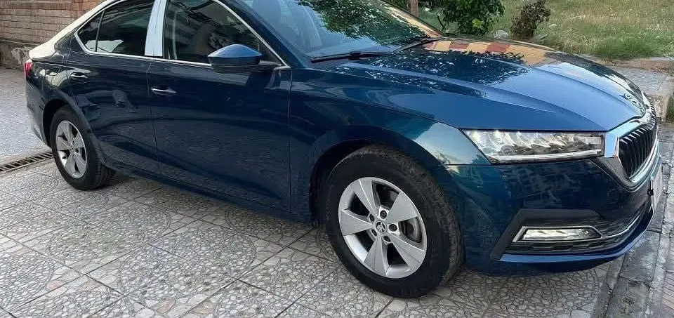 سكودا أوكتافيا A8 للإيجار