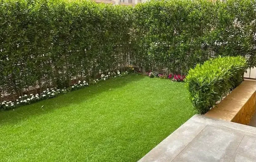Ground floor apartment with 70 sqm garden for rent in Courtyard Sodic
