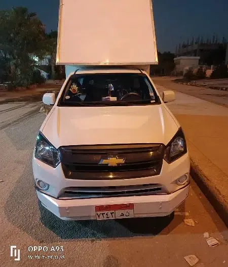 سيارة ربع نقل صندوق مغلق للإيجار اليومي