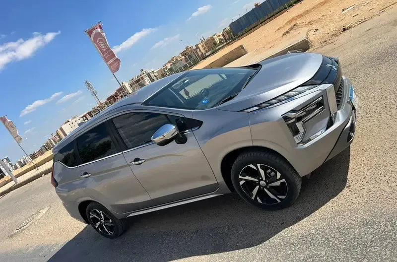 إيجار سيارة بالسائق لجميع المحافظات والمطارات
