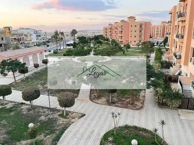 شقة للايجار في دريم لاند 220م مفروشة بالكامل