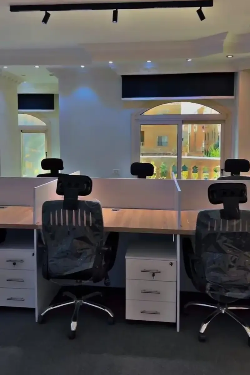 مكتب للايجار بالبنفسج 8 بالتجمع الاول