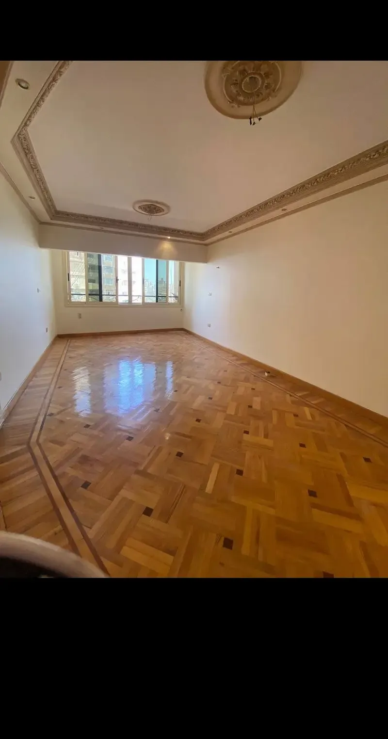 Administrative office for rent in Al-Hedaya, directly on the tram