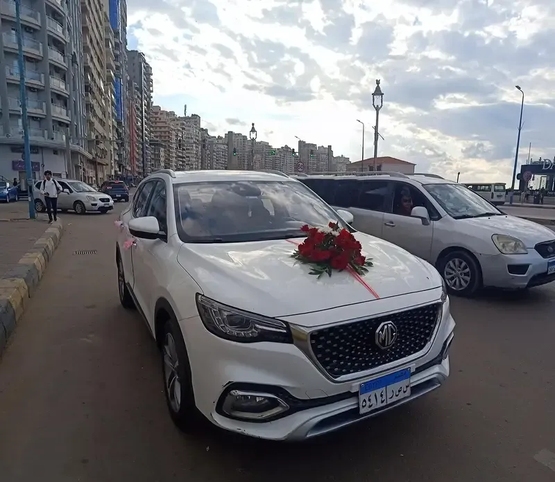 MG HS SUV للايجار بالسائق