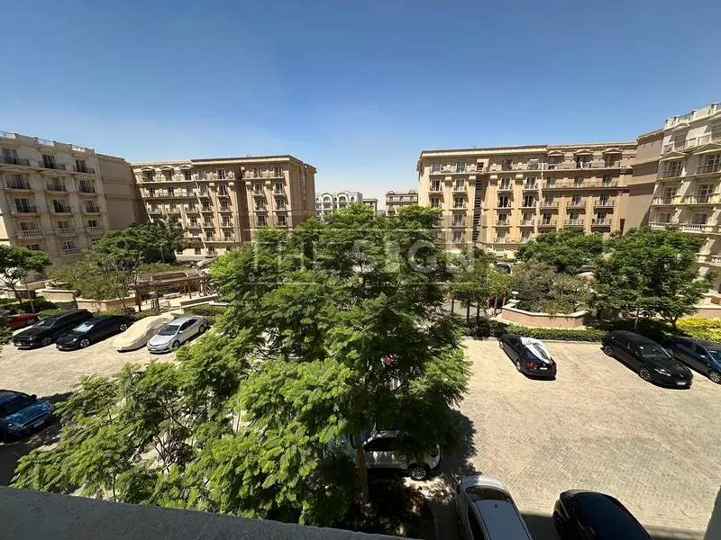 شقة للايجار كمبوند هايد بارك التجمع الخامس