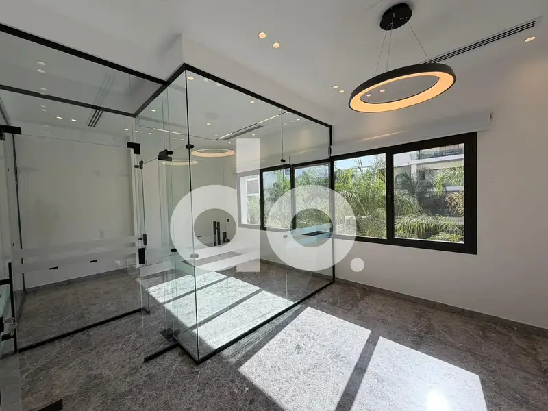 Distinctive administrative office, 366 sqm, fully finished with ACs, for rent in Lake Town Mall