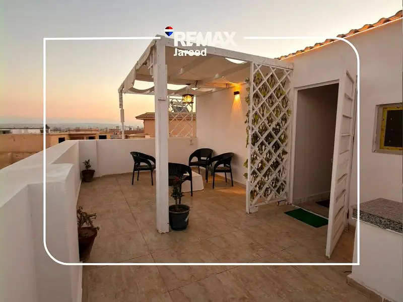 Fully furnished roof apartment in a villa, first inhabitant, in the 9th district - Sheikh Zayed