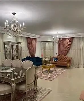 شقة مفروشة للايجار في سبورتنج مطلة على النادي