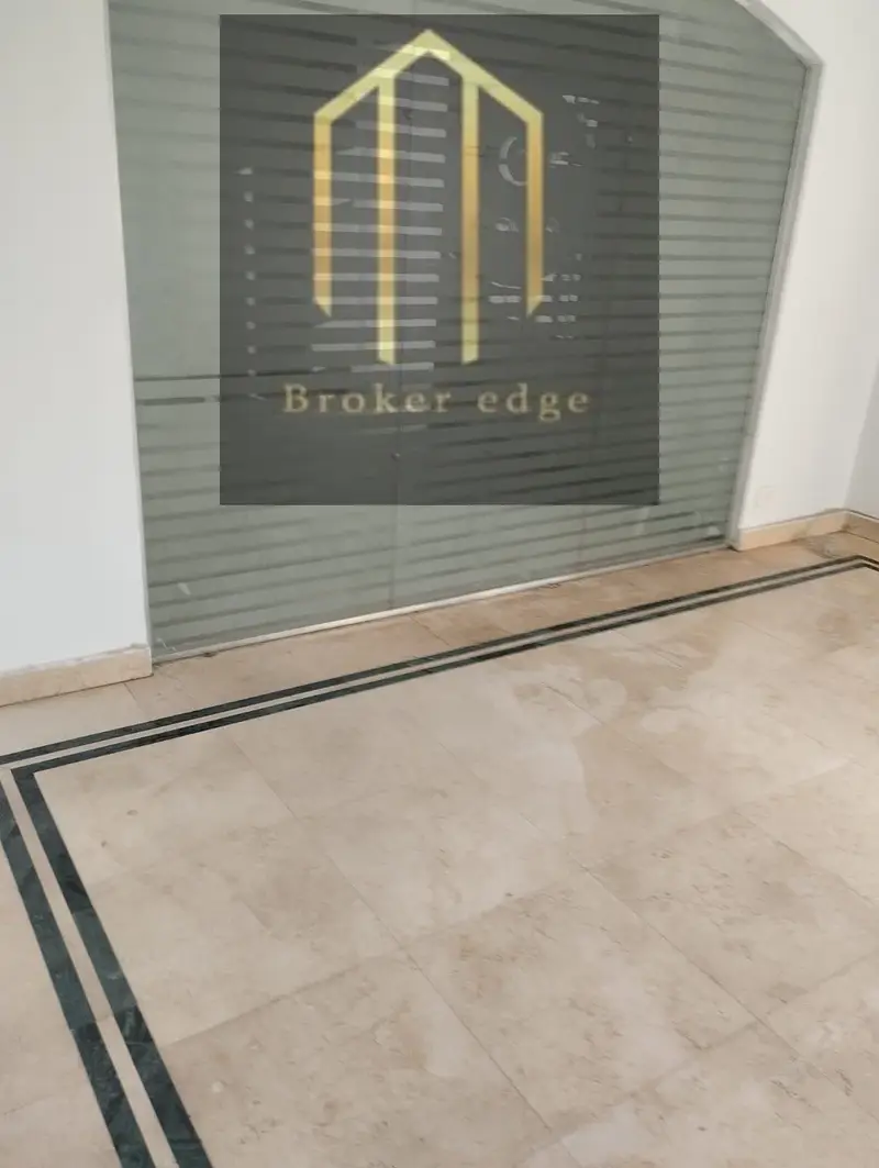 Administrative headquarters for rent in Sheraton, 230 sqm