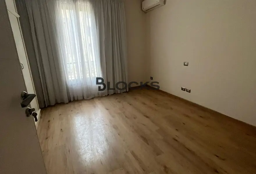 شقة للإيجار في بالم باركس