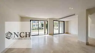 للإيجار تاون هاوس مميز في SODIC Villette