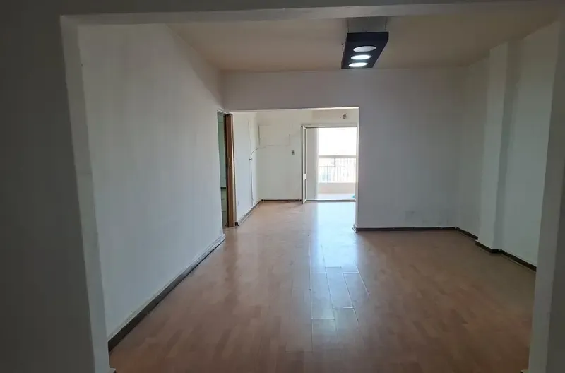 شقة للايجار سكني أو اداري قرب قصر البارون بمصر الجديدة