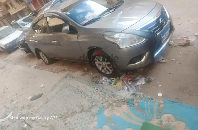 سيارة نيسان صني للايجار بالسائق