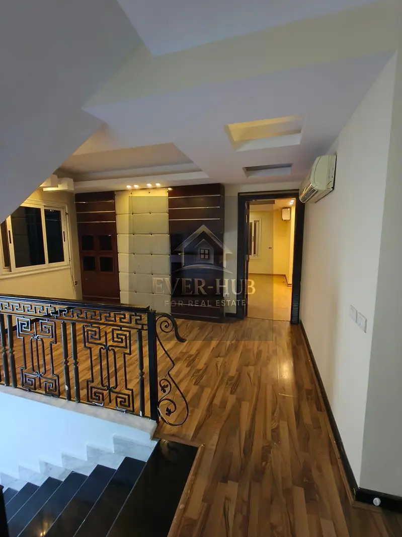 فيلا كورنر للايجار بكمبوند حدائق المهندسين