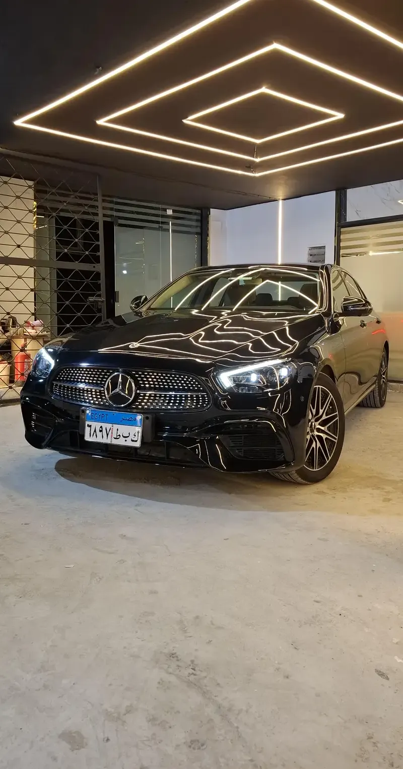 مرسيدس E200 موديل ٢٠٢٣ للإيجار اليومي بالسائق