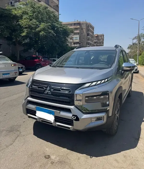 ميتسوبيشي اكسبندر كروس 2025 للايجار 7 راكب