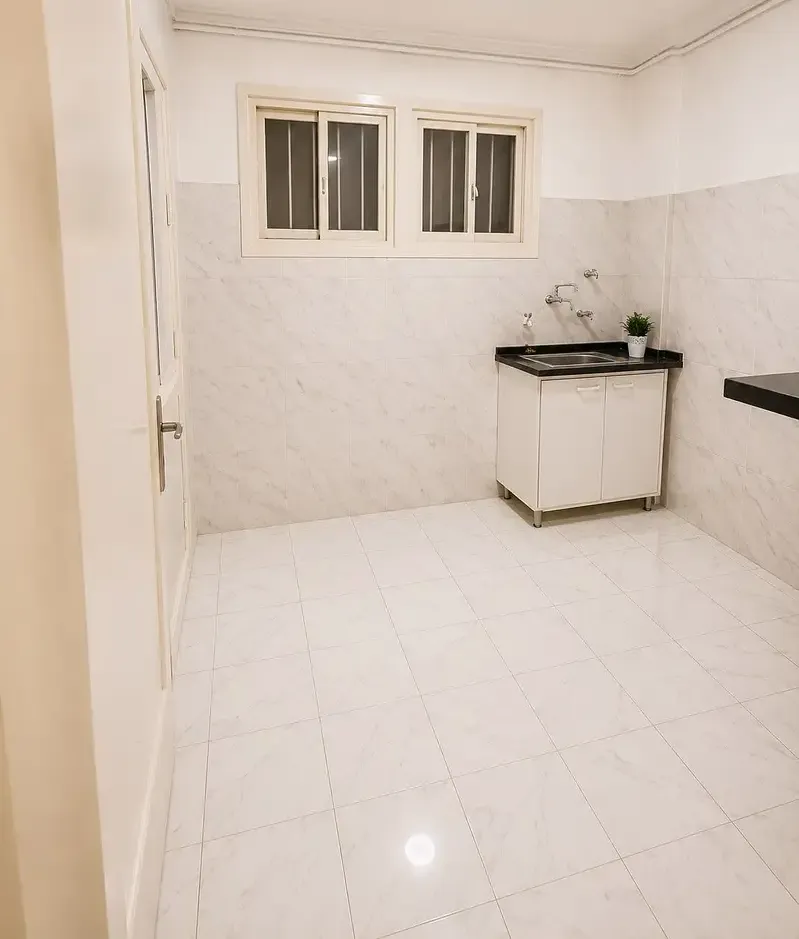 Distinct Commercial Headquarters in Latin District for Rent