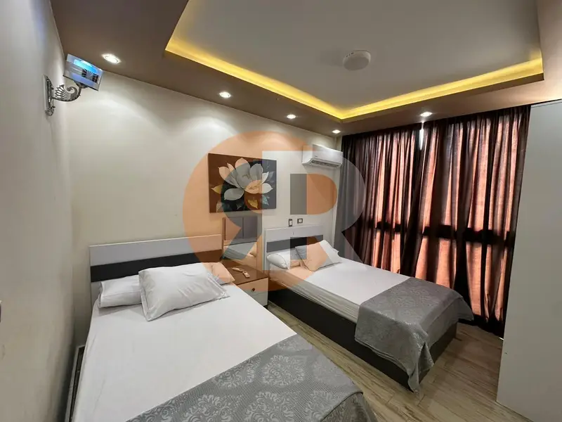 160 sqm furnished apartment for rent in One Katameya compound
