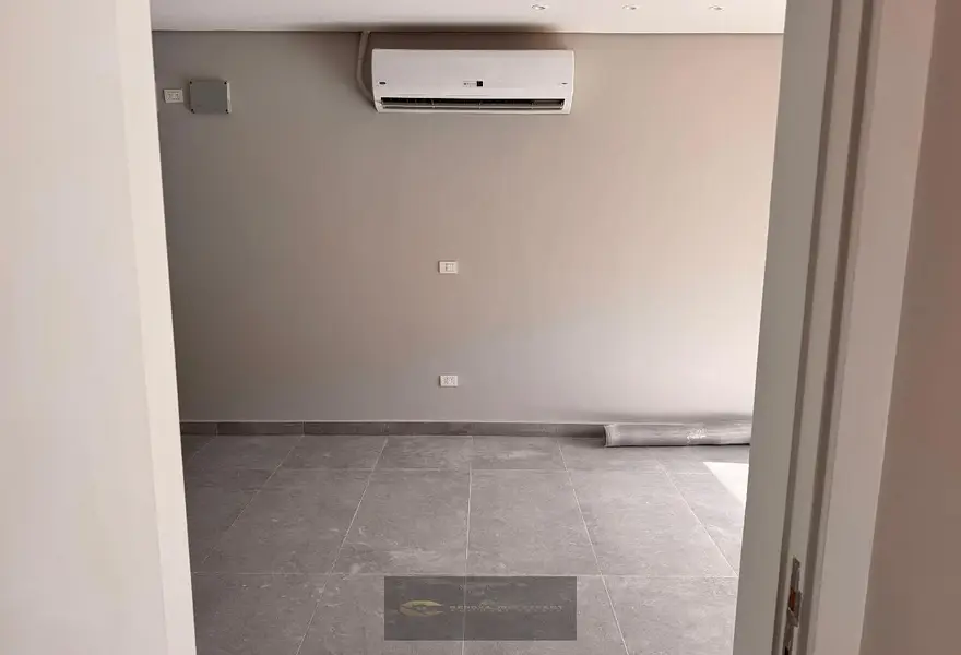 Luxurious Studio for Rent in Village West Compound, Sheikh Zayed