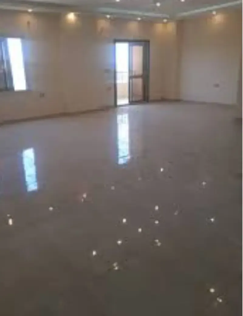 Administrative headquarters for rent in Roushdy, directly on the tram