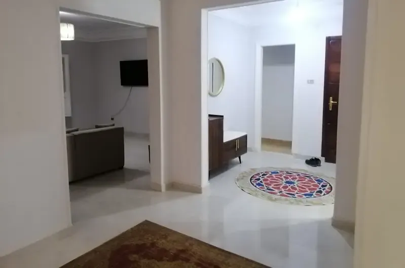 شقة مفروشة للايجار بالمعادي بجوار القمر الصناعي