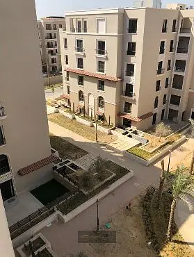 ستوديو فاخر مفروش بالكامل في Village West بالشيخ زايد