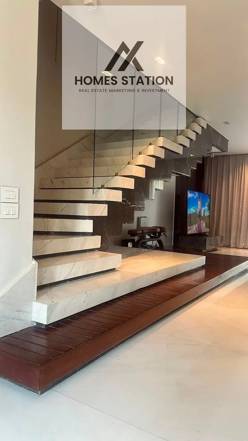 Luxurious Townhouse for Rent in Hyde Park