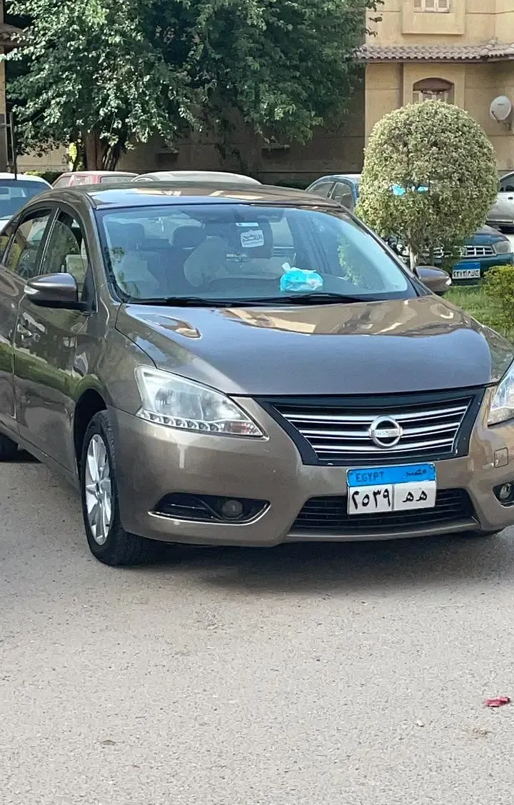 نيسان سنترا إيجار بالسائق