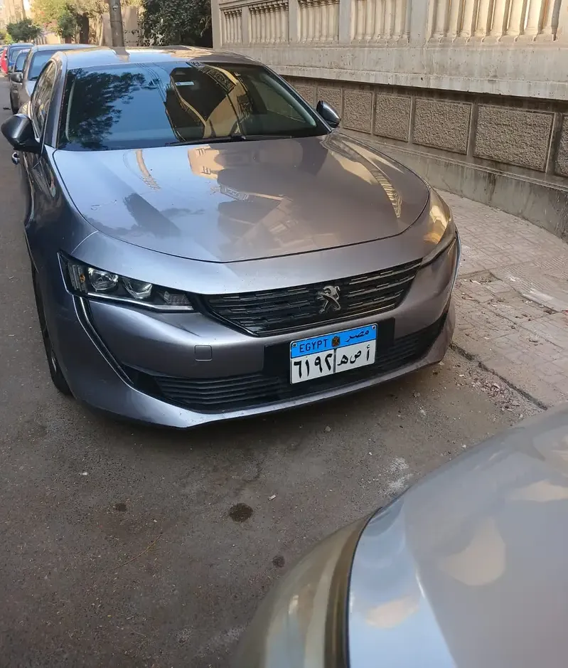 للإيجار سيارة بيجو 508 موديل 2022
