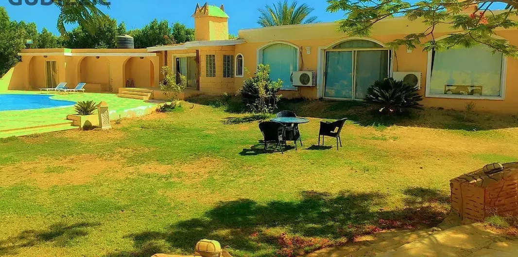 فيلا للايجار اليومي بجوار مطار سفنكس